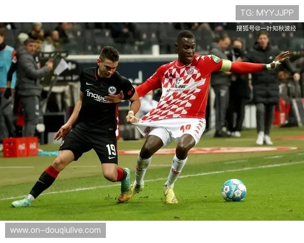 德甲收入结构：比赛日与商业占比